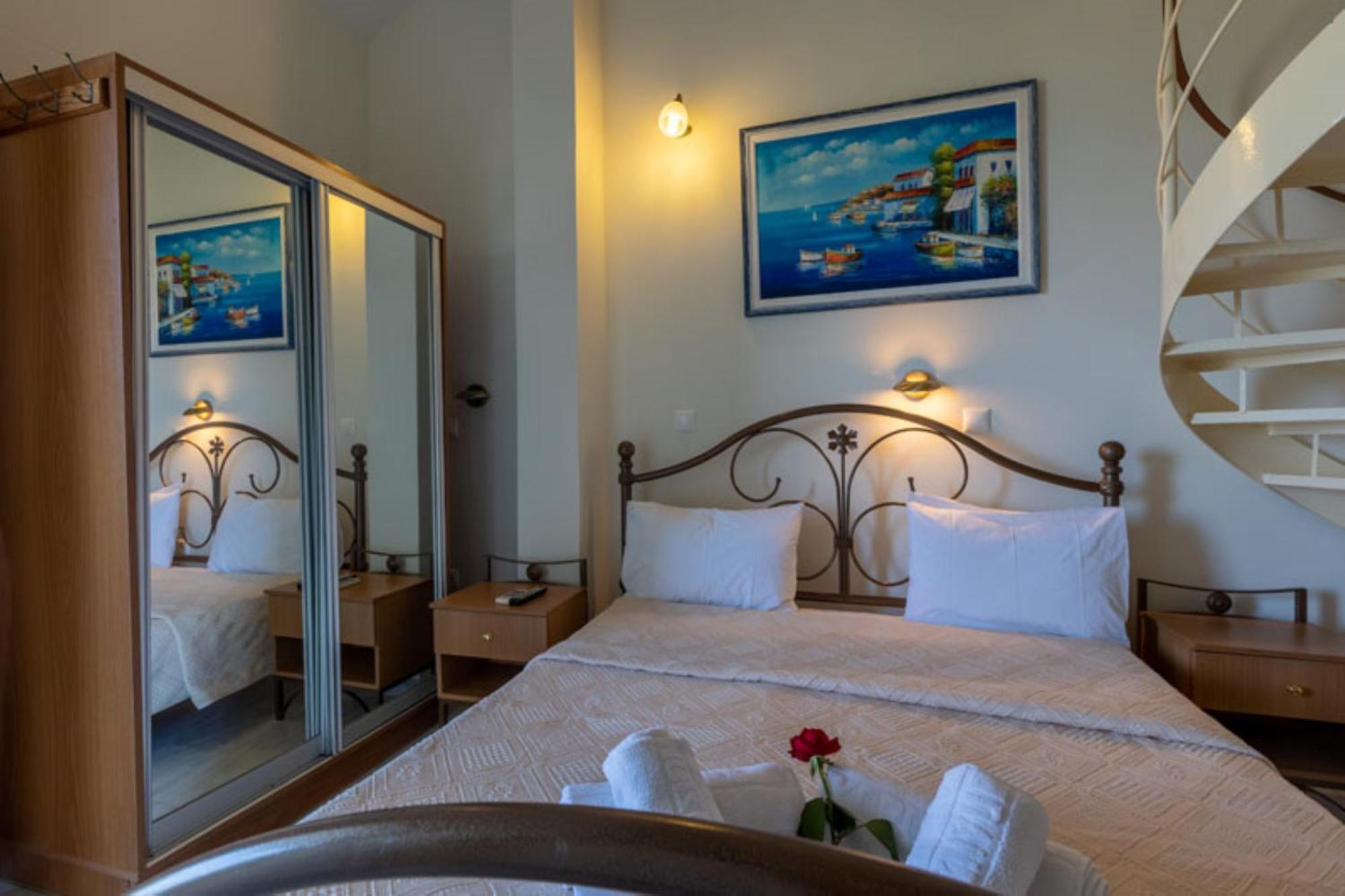 Pansion Koroni L'Antic Hotel ภายนอก รูปภาพ